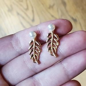 *HOST PICK* NWOT Pearl Gold Leaf Stud Earrings